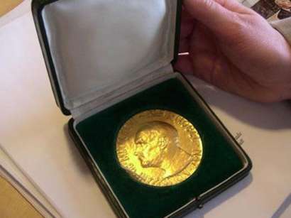 Azərbaycanlı alim Nobel medalı alıb