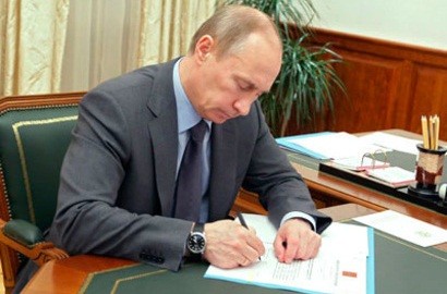 Putin Krım tatarları ilə bağlı fərman imzaladı