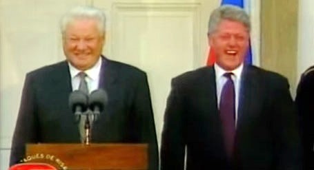 Klinton gülməkdən öldü-Video