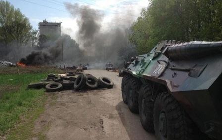 Ukrayna ordusu Slavyanskda qanlı döyüşlər aparır-Video