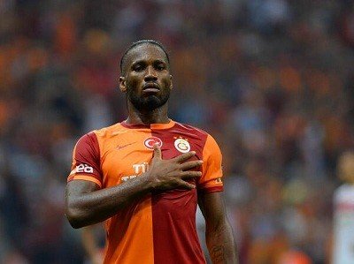 Məşhur futbolçu Somaya 1 milyon ayırdı