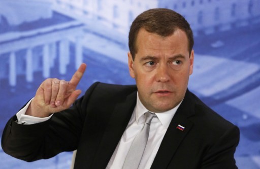 Medvedev Krımda yoxlamalara başlayır
