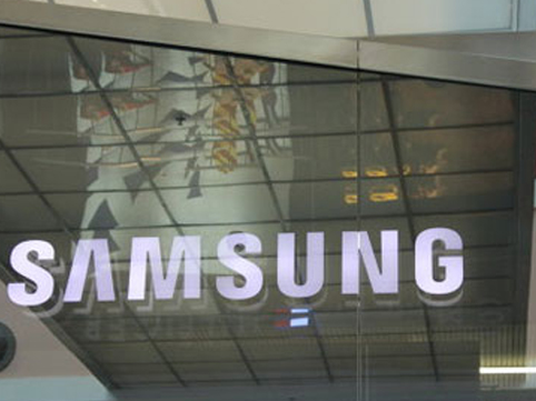 “Samsung” “Galaxy J” smartfonlarının istehsalını dayandırır