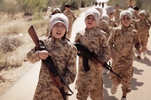 “İŞİD” uşaqlara hərbi təlim keçir