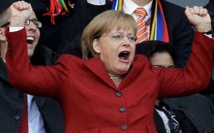 Angela Merkel qalib gəlib