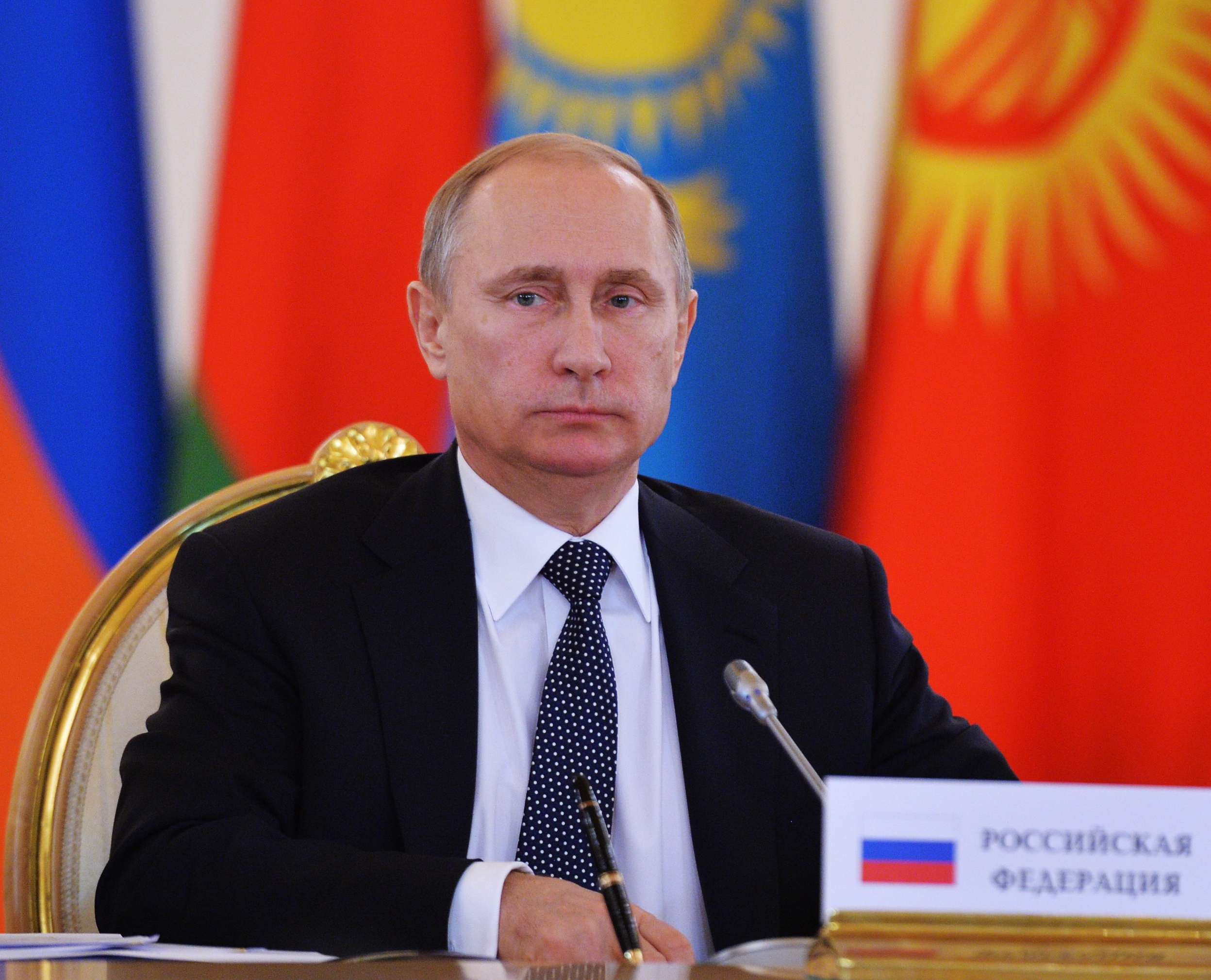 Putin: “Aİ güclü iqtisadi artım mərkəzinə çevrilməlidir”