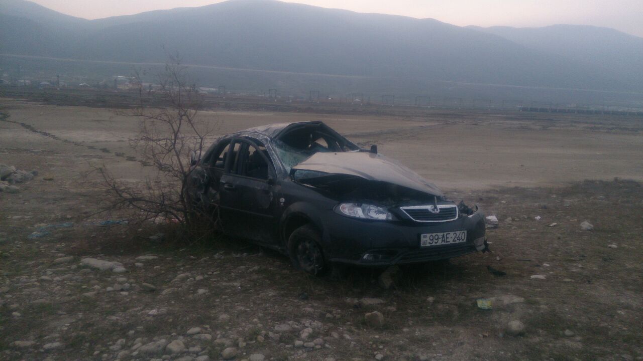 Ağır avtomobil qəzası-4 yaralı