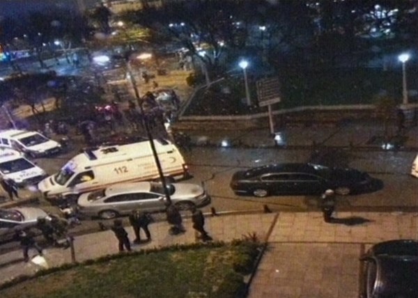 İstanbulda polis şöbəsinə basqın edildi