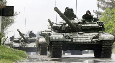 Tanklar Donbasa daxil oldu