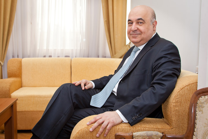 “Neftçi”nin yeni prezidenti Çingiz Abdullayev oldu