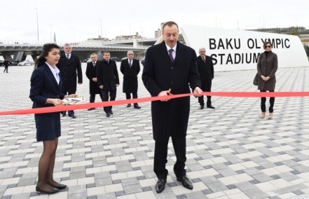 İlham Əliyev Bakı Olimpiya Stadionunun açılışında – Fotolar