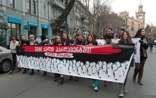 Tiflis qadınları ayağa qalxdı-Foto