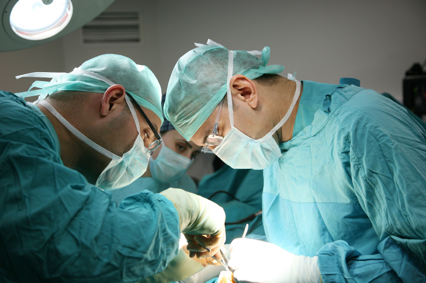 Baş anestezioloq özəl klinikalarda baş verən ölümlərlə bağlı danışdı