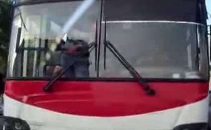 100-dən çox avtobus sürücüsü işdən çıxarıldı-Video