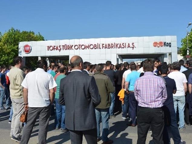 Türkiyədə avtomobil zavodlarının işçiləri tətil elan edib