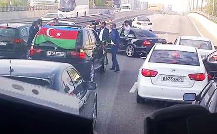 Moskvada azərbaycanlıların toy karvanı yolu bağladı-Video