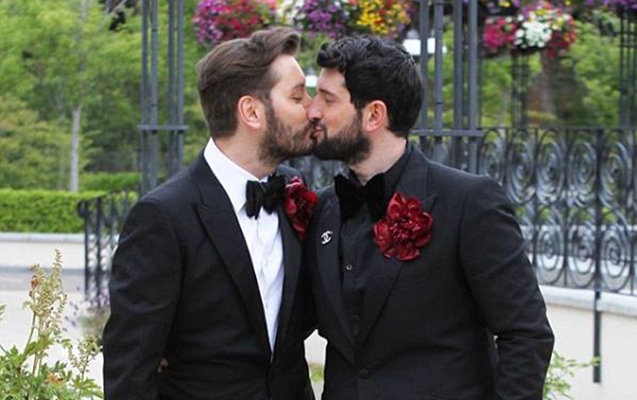 Məşhur homoseksual aparıcının toyu oldu – FOTO