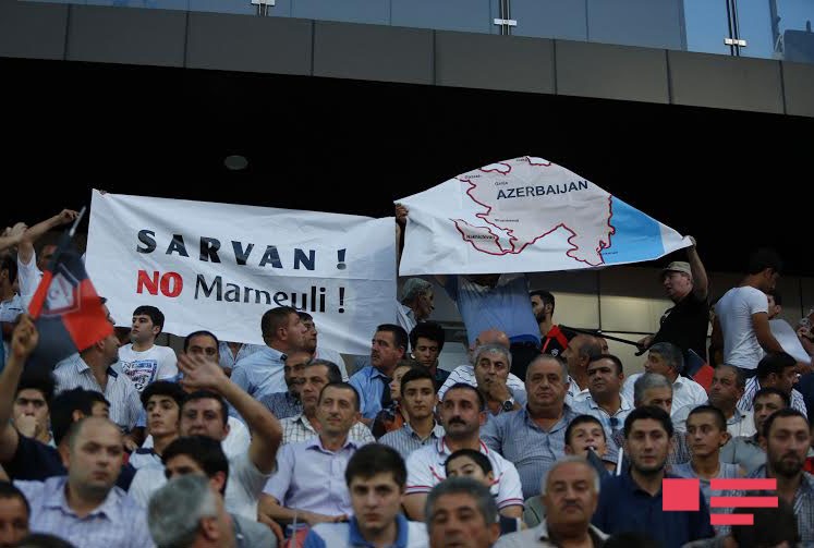 Gürcü şovinistlərin cavabı verildi – Azərkeşlər bayraq yandırdı