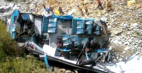 Avtobus qəzaya uğradı: 13 ölü-Video