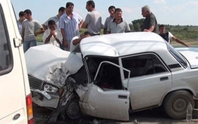 Ağır qəzada sürücü öldü- 4 yaşlı uşaq ağır yaralandı