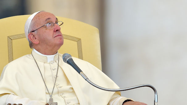 Papa 300 illik qaydanı dəyişdirdi