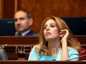 Erməni deputat xalqı Sərkisyana qarşı üsyana çağırdı