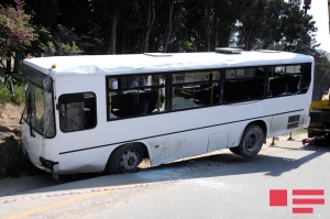 Bakıda avtobus qəza törətdi: 8 yaralı