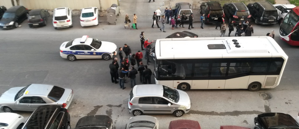 Bakıda avtobus qəza törətdi – FOTO, VİDEO