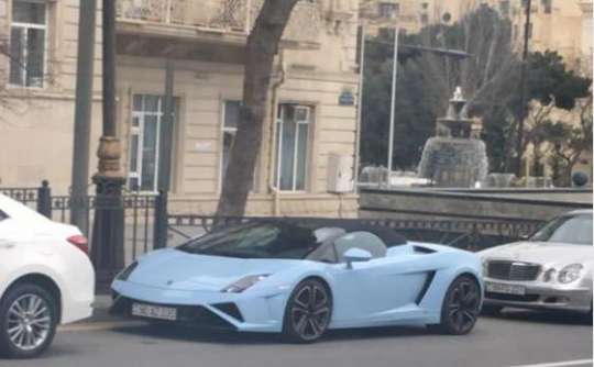 Bakıda peyda olan «Lamborghini Gallardo» kimindir? – Video