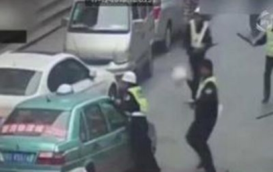 “Avtoş” dayanmadı – 4 yol polisi yaralandı – VİDEO