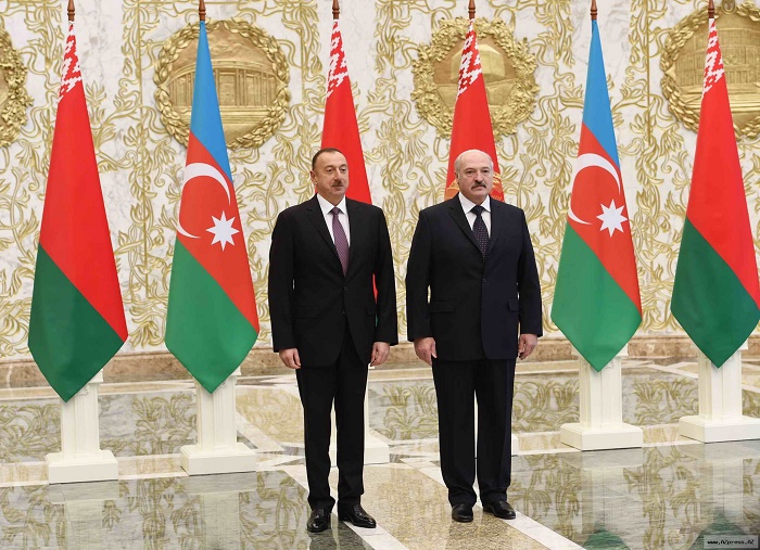 İlham Əliyev Lukaşenko ilə telefonla danışdı