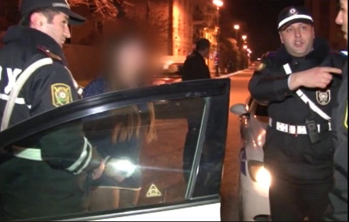 Yol polisi sərxoş sürücüləri “kitayskı” aparatlara üflədirmiş – ŞOK FAKTLAR – VİDEO