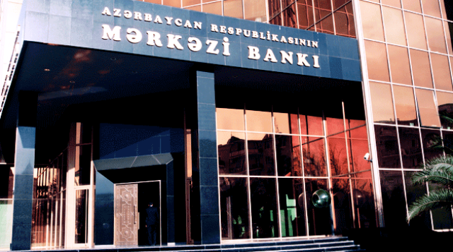 Mərkəzi Bank 12 nəfəri “qara siyahı”ya saldı