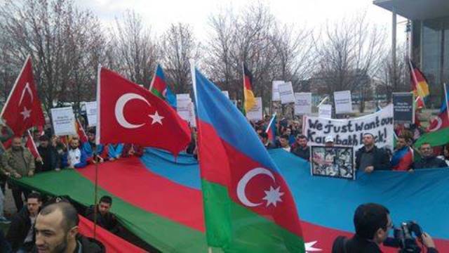 Sarkisyan Almaniyada etirazla qarşılandı – Video