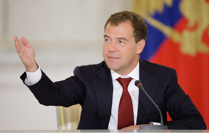 Putin baş nazir vəzifəsinə Medvedevin namizədliyini irəli sürdü