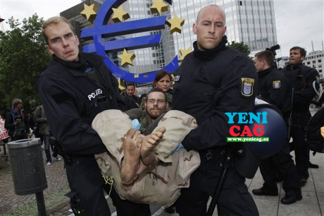 Almaniyada türk qrupa polis basqını – 7 nəfər həbs edildi