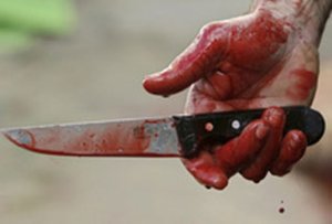 Salyanda ata 21 yaşlı oğlunu bıçaqlayıb