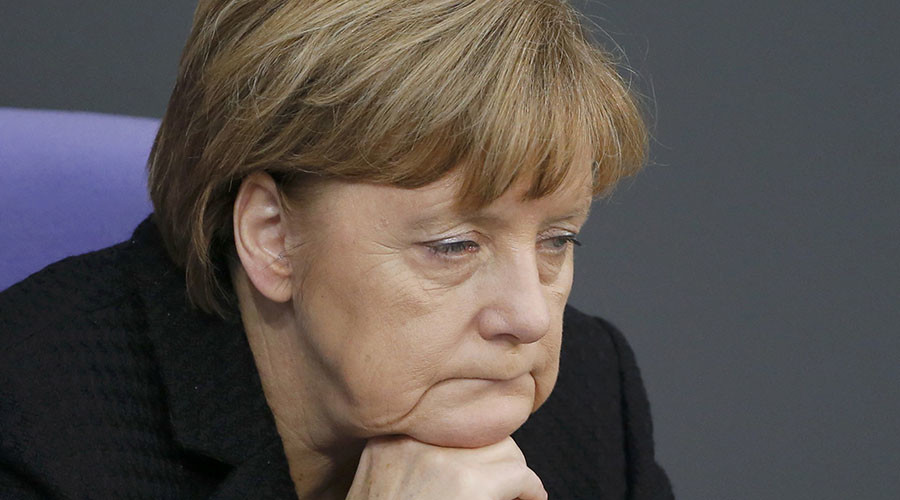 Merkelə “donuz başı” sürprizi