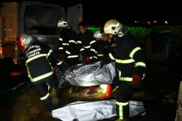 Ata 6 uşağı ilə yanaraq öldü – Dəhşət – Video