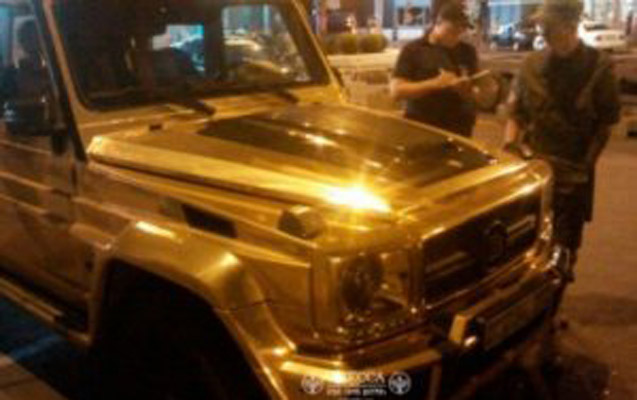 Azərbaycanlının qızılı “Galendewagen”i cərimə meydançasında – Foto