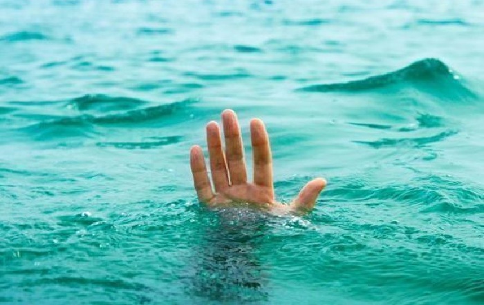Bərdədə maşın su kanalına düşdü: 3 nəfər boğuldu