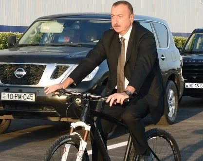 Prezident İsmayıllıda velosiped sürdü – Fotolar