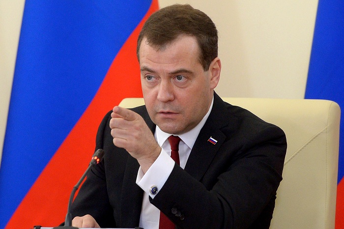Medvedevdən Fransaya: “Danışığınıza fikir verin, cənablar!”
