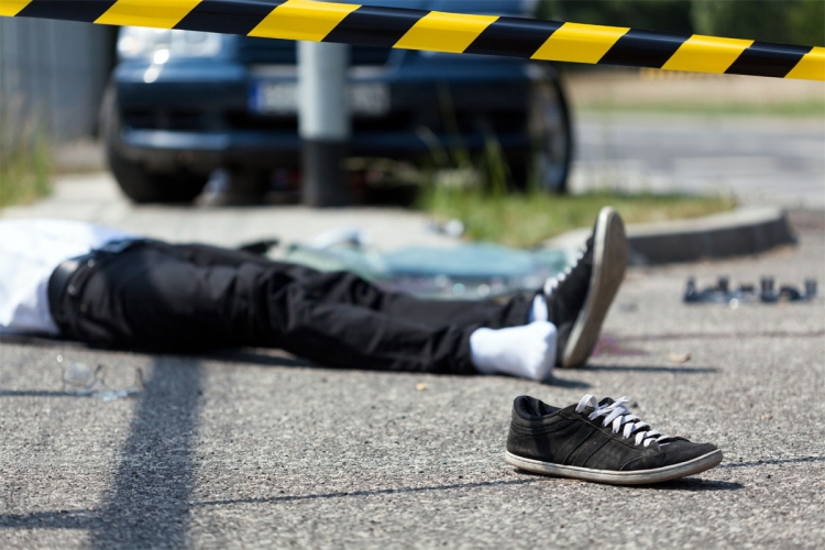 Şəkidə avtomobil iki piyadanı vurub, 15 yaşlı oğlan ölüb