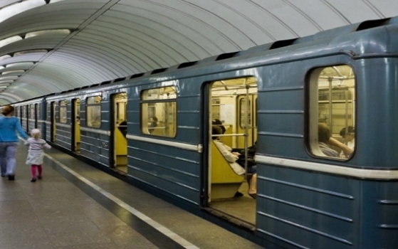 Metronun daha bir stansiyasına giriş-çıxış bağlanır