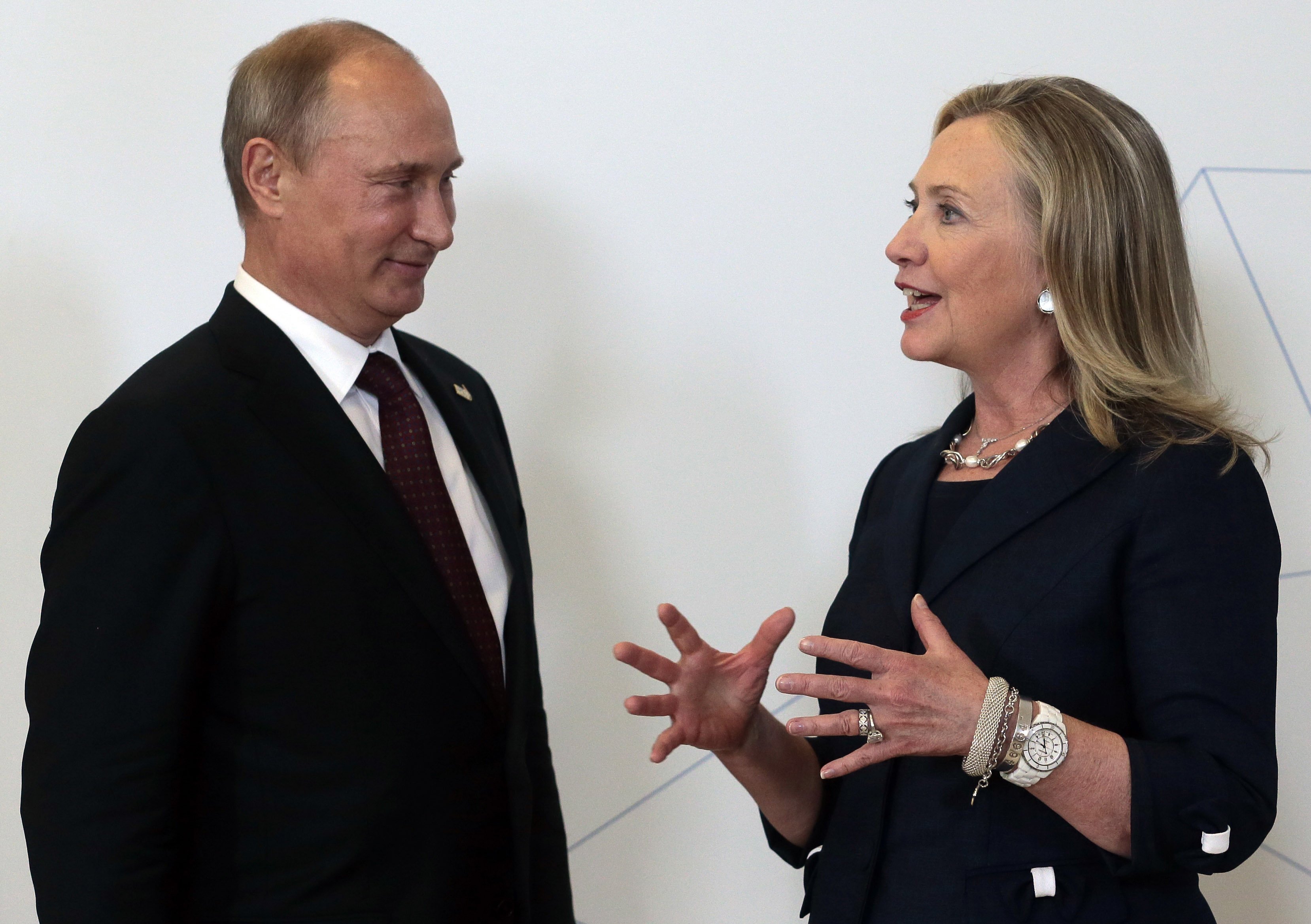 Rusiya niyə Klintona prezident olmasını arzulamır? – Şərh