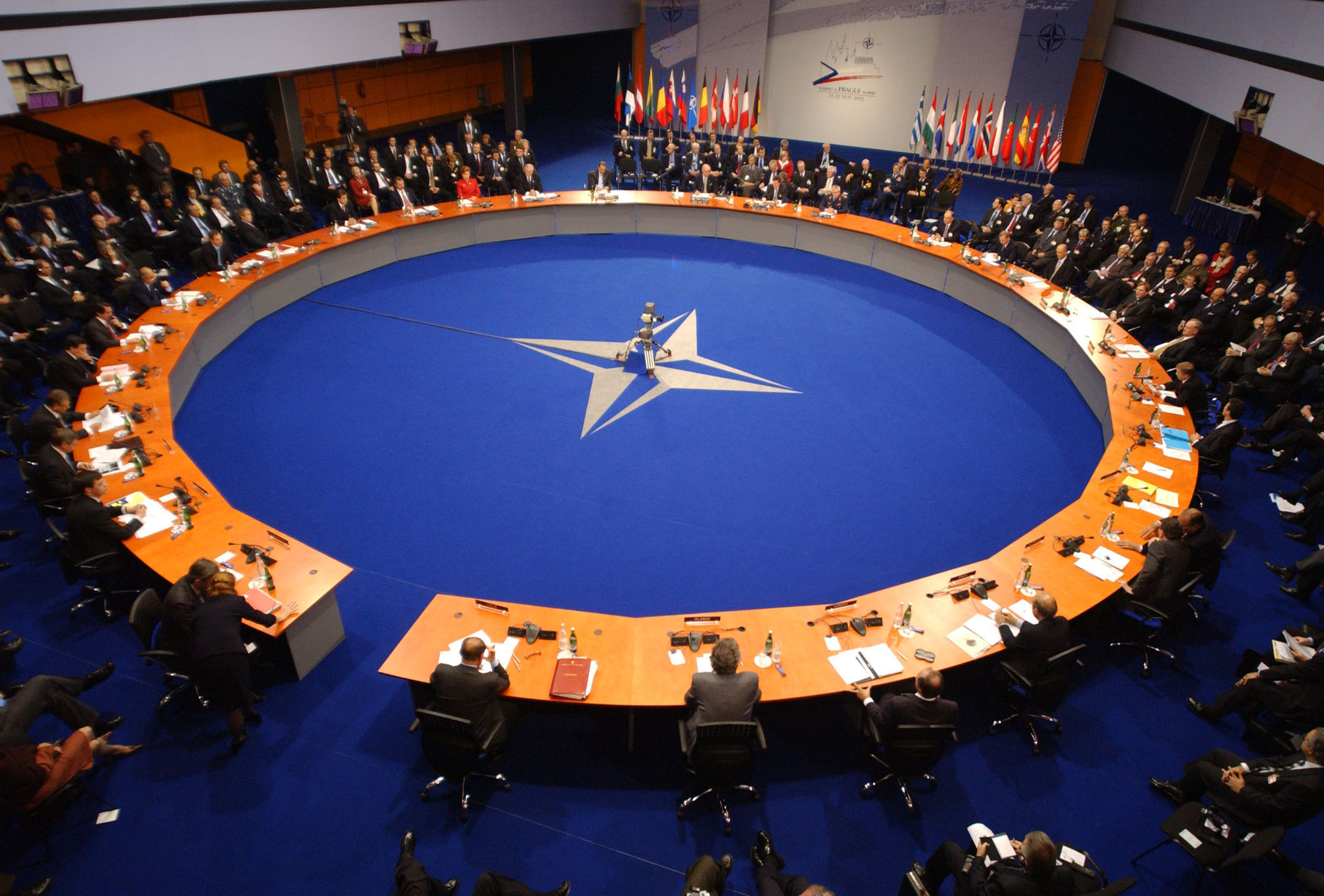 Tramp NATO-ni dağıda bilər? – Şərh