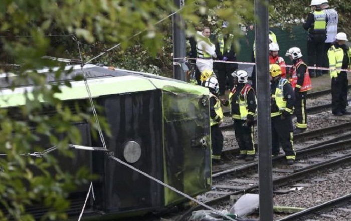 Londonda tramvay qəzası: 5 ölü, 50 yaralı