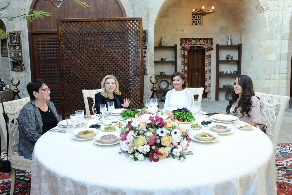 Mehriban Əliyeva Sara Netanyahu ilə naharda – Fotolar