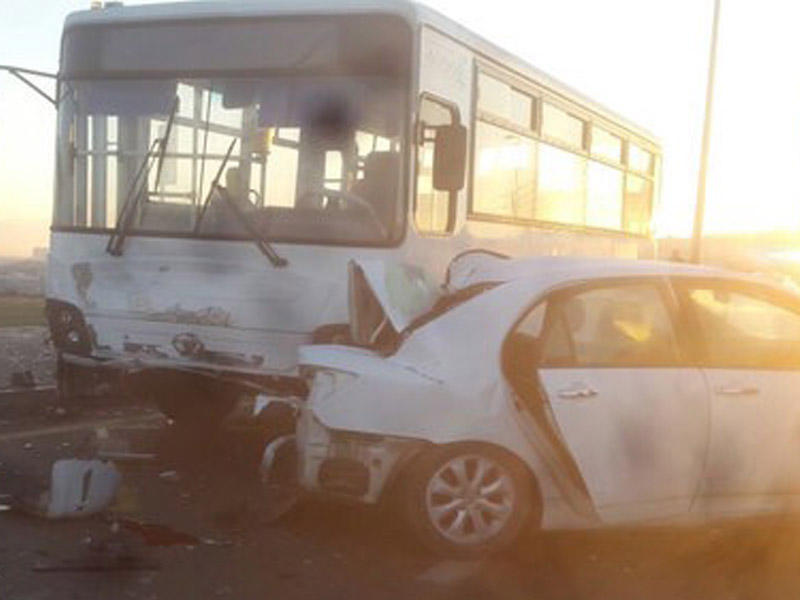 Bakıda avtobus dayanacağa çırpıldı: ölən və yaralanan var – YENİLƏNİB – FOTO